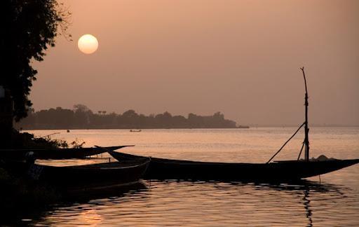 لنز نیکون 135-18