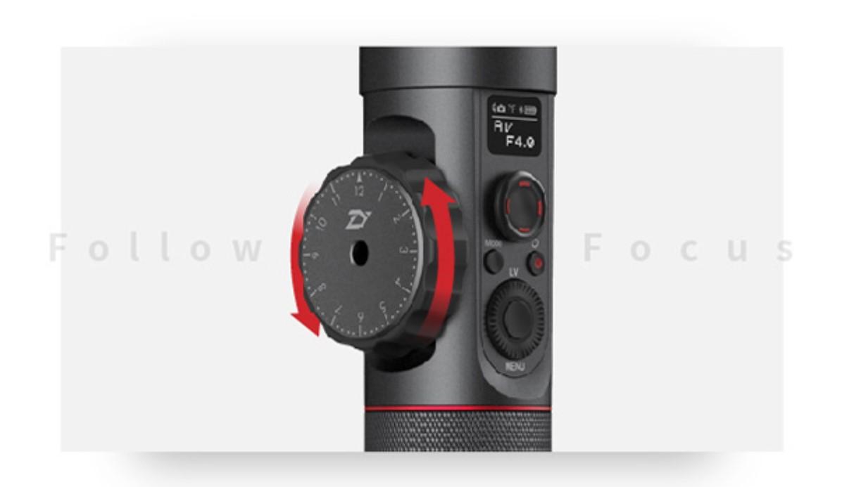 تصویر از نحوه فوکوس گیمبال دوربین ژیون کرین 2 همراه با موتور فوکوس Zhiyun-Tech Crane-2