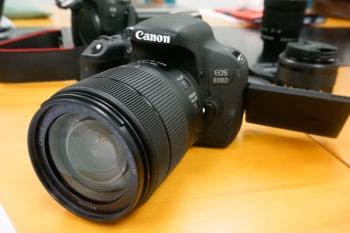 دوربین Canon 800D