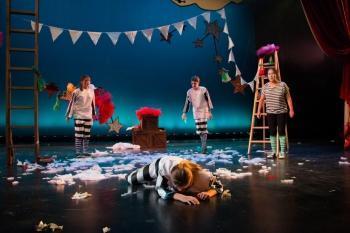 لنز عکاسی تئاتر