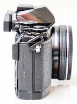 بدنه دوربین الیمپوس OM-D E-M10