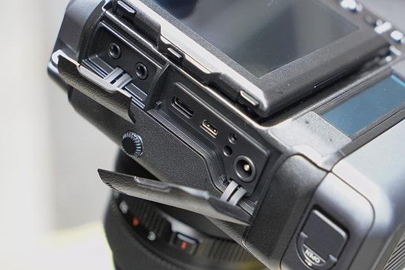 پورت های دوربین فوجی فیلم gfx100