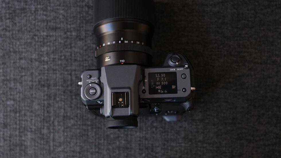 معرفی دوربین FUJIFILM GFX100