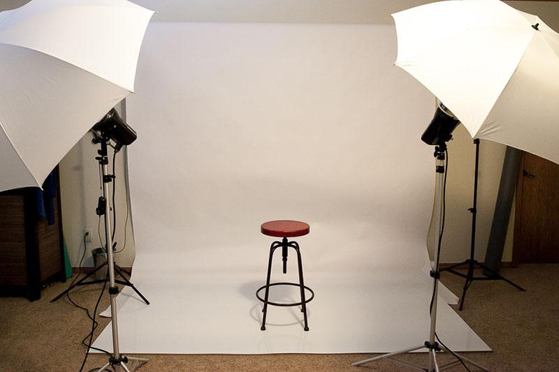 میز و صندلی متحرک برای آتلیه عکاسی