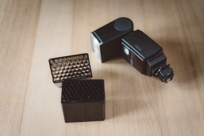 زنبورری - تجهیزات نورپردازی