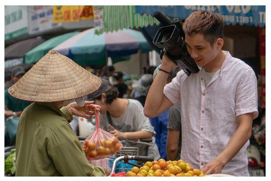 دوربین سونی NX200