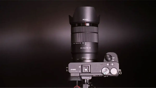 لنزسونی مدل Sony E 18-135mm f/3.5-5.6 OSS