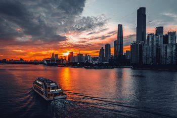 لنز سونی مدل 16mm f/2.8