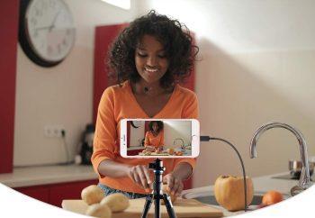 میکروفن یقه ای بویا مدل BY-DM10 مناسب بلاگرها