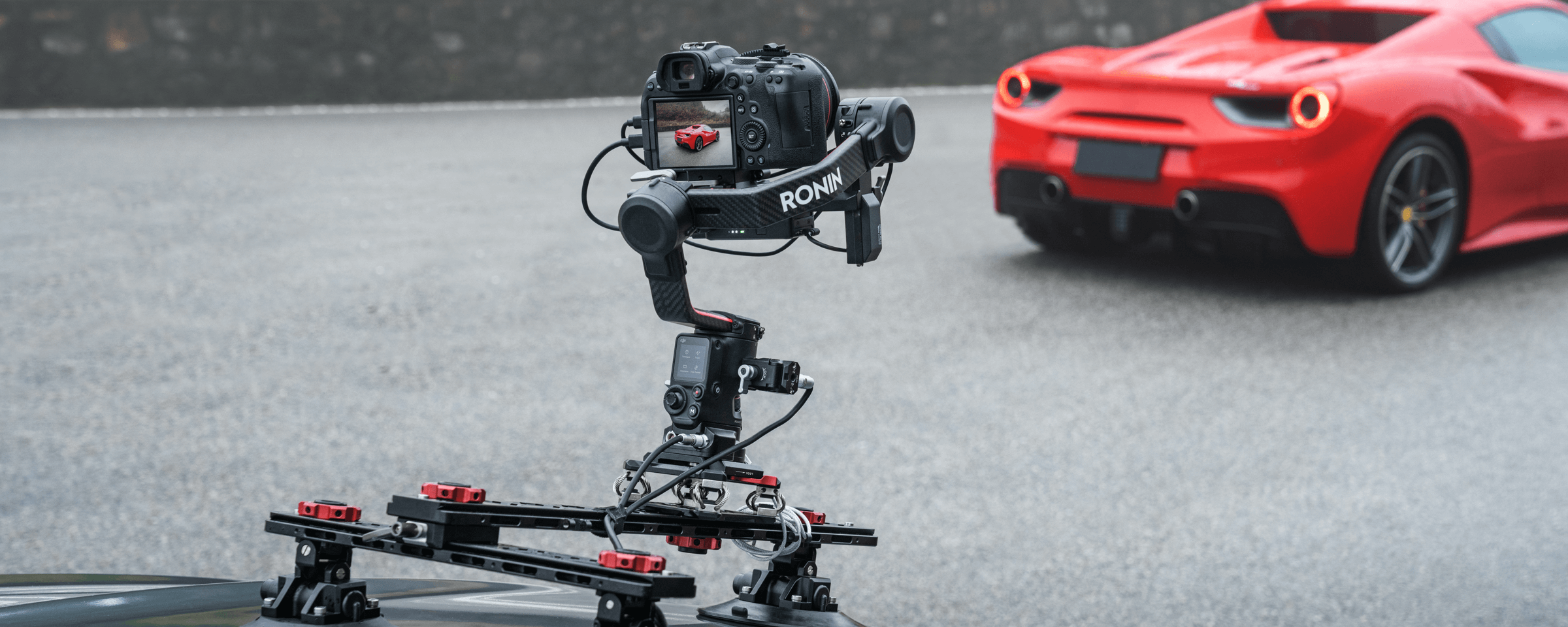 تصویر از گیمبال دوربین دی جی آی رونین آر اس 2 DJI Ronin RS 2 Gimbal در حین فیلمبرداری سینمایی