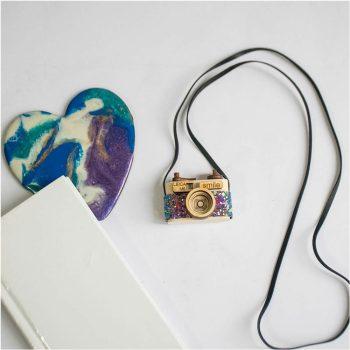 گردنبند چوبی طرح دوربین کد BG02