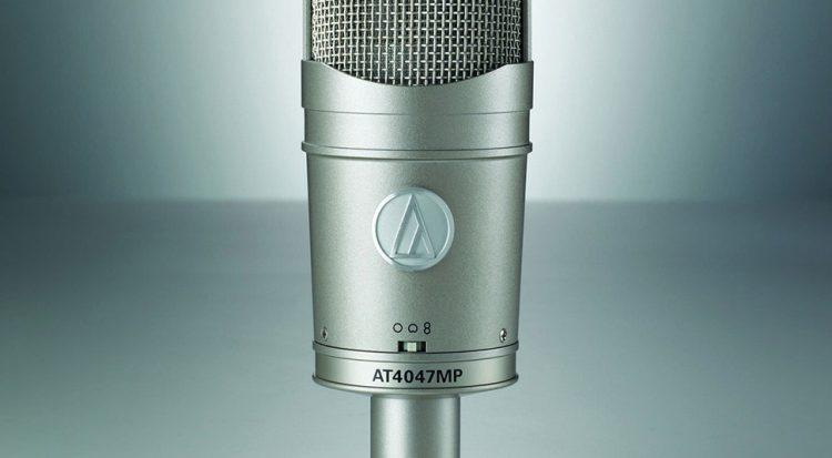 بدنه نقره ای رنگ میکروفن آدیو تکنیکا Audio-Technica AT4047MP