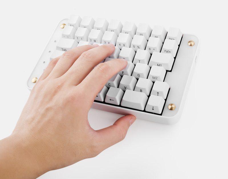 کیبورد طراحی parblo pr200w