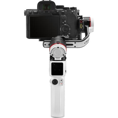 تصویر از پشت گیمبال ژیون تک کرین ام 3 پرو Zhiyun-Tech CRANE-M3 Stabilizer Pro Kit و دوربین سوار شده روی آن