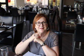 لنز کانن Canon EF-S 17-55mm f/2.8 IS USM