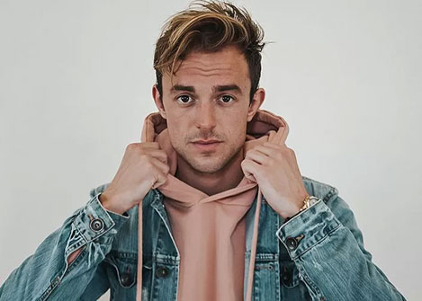 ژست عکاسی پسرانه