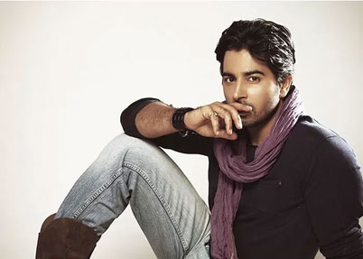 ژست عکاسی پسرانه