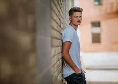 ژست عکاسی پسرانه