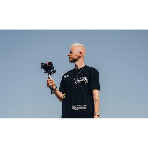 تصویر از کیت کومبو گیمبال ژیون تک کرین ام 2 اس Zhiyun-Tech CRANE-M2 S Combo Kit در حین تصویربرداری