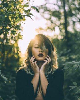 ژست عکاسی دخترانه