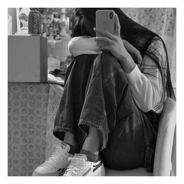 ژست عکاسی دخترانه