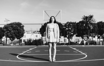 ژست عکاسی دخترانه