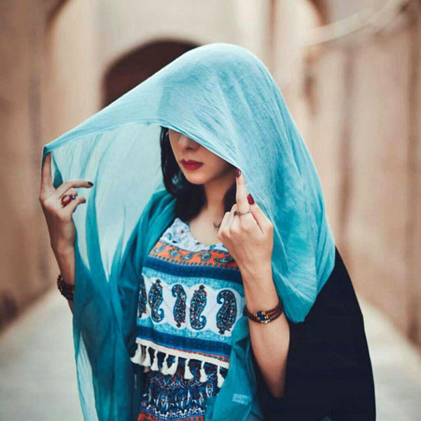 ژست عکاسی دخترانه