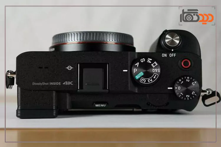 دوربین سونی a7c از نمای بالا