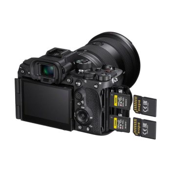جایگاه های رم دوربین عکاسی سونی Sony a7R V Mirrorless Camera
