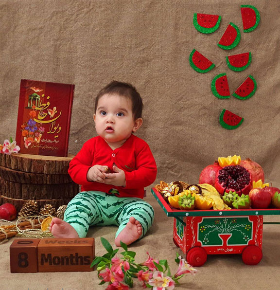 عکس یلدایی کودک در طبیعت