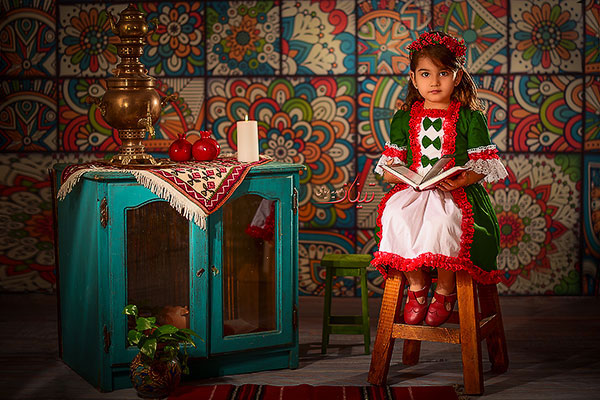 عکس یلدایی کودک در طبیعت