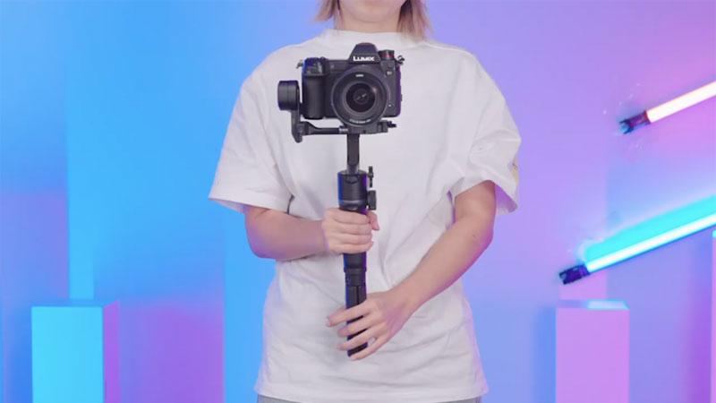 تصویر از گیمبال دوربین ژیون ویبیل 3 اس کمبو Zhiyun Tech WEEBILL 3S Combo در حالت عکاسی 