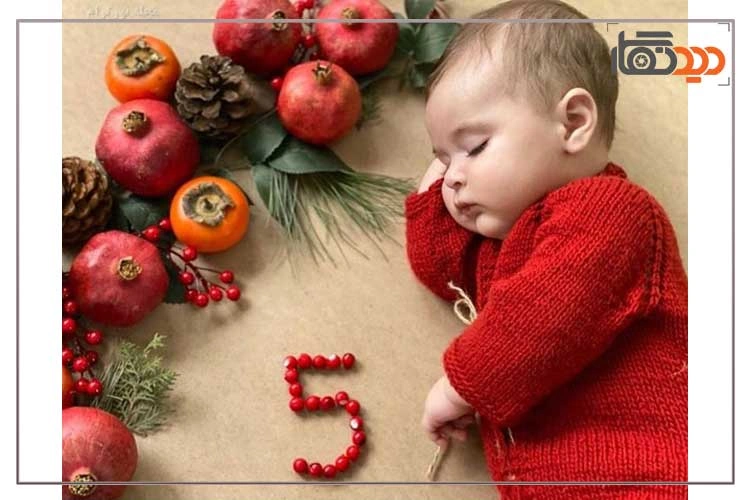 ایده عکس ماهگرد نوزاد با انار