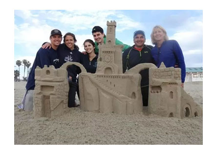 ژست عکس کنار دریا