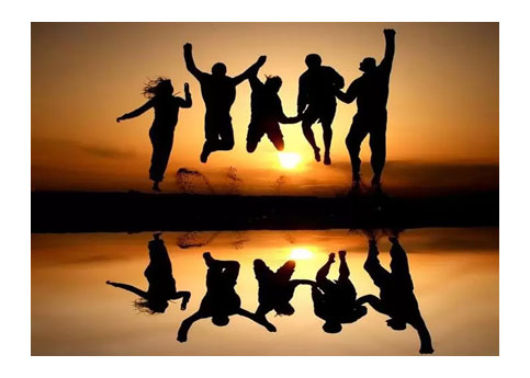 ژست عکس کنار دریا