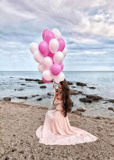 ژست عکس کنار دریا