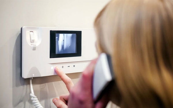 بهترین تعمیرکاران آیفون تصویری تهران