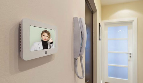 بهترین تعمیرکاران آیفون تصویری تهران