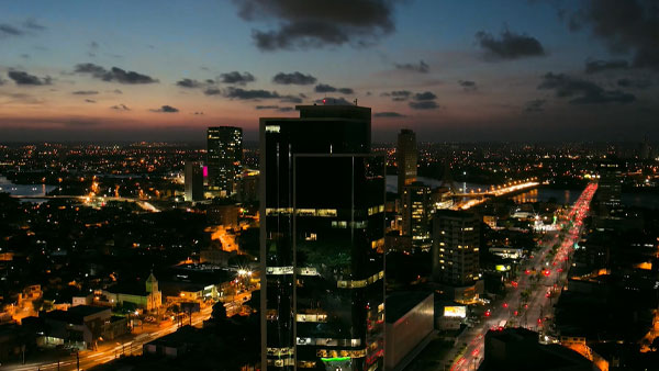 دوربین اکشن ورزشی اس جی کم Sjcam SJ8 Dual Screen و فیلمبرداری در شب از منظره شهری