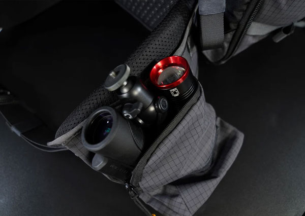 کیف کوله پشتی ونگارد مدل Vanguard VEO ACTIVE 42M GY در زمینه سیاه