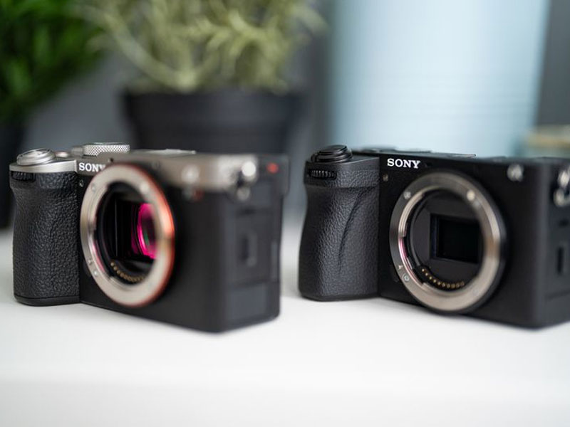 Sony FX30 II Sony FX30 R Sony ZV-E1 II دوربینهای جدید سونی روی میز