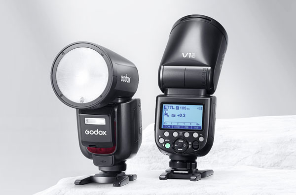 فلاش اسپیدلایت گودکس Godox از نمای روبرو و نمای پشتی