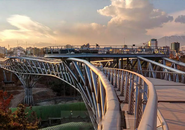 لوکیشن عکاسی در تهران و پل طبیعت