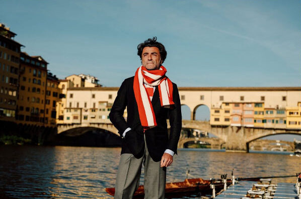 لنز کانن Canon RF 24-105mm f/2.8 L IS USM Z و مرد در قایق