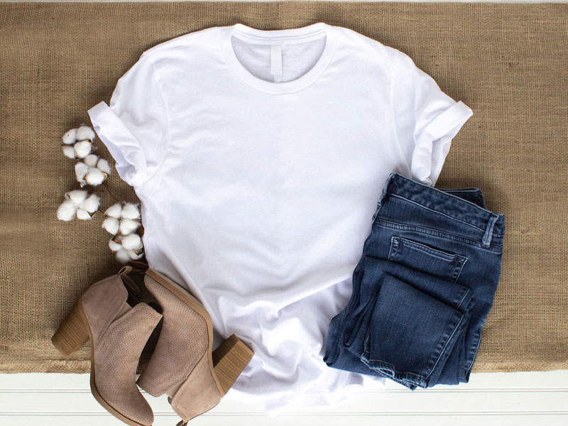 عکاسی از لباس در منزل با گوشی و لباس زنانه