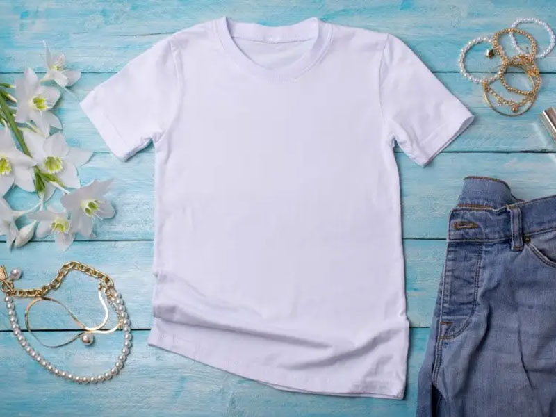 عکاسی از لباس در منزل با گوشی و لباس زنانه