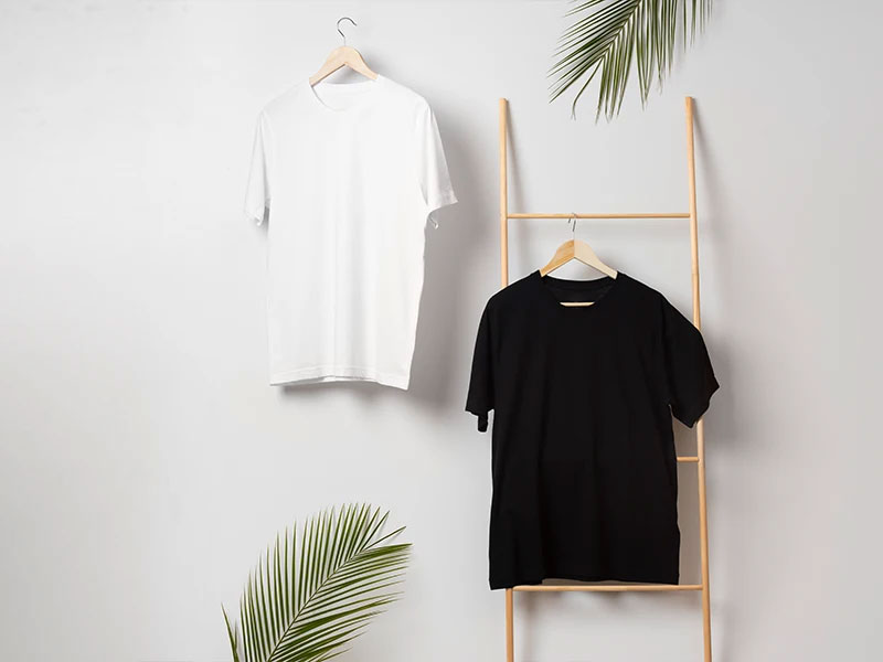 عکاسی از لباس در منزل با گوشی و لباس مردانه