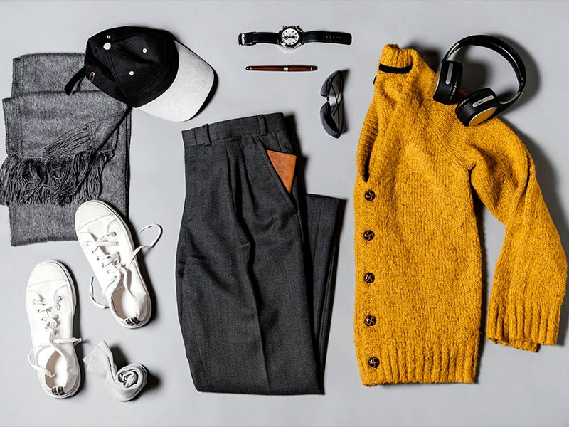 عکاسی از لباس در منزل با گوشی و لباس مردانه