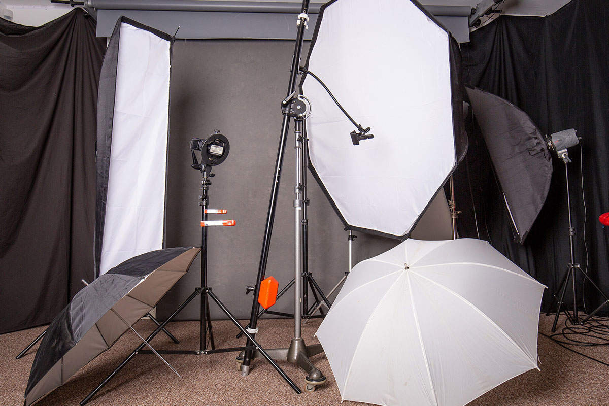 خرید تجهیزات نورپردازی و آتلیه دست دوم و فضای استودیوی عکاسی