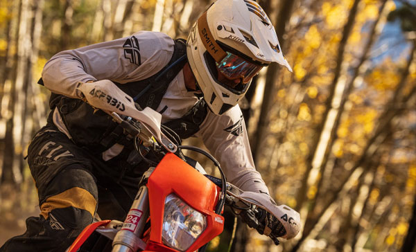 لنزسیگما Sigma 70-200mm f/2.8 DG DN OS Sports Lens (Sony E) و عکاسی از موتورسوار